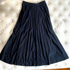 ASOS Black High Waisted Pleated Maxi Skirt: UK 8, EU 36, US 4